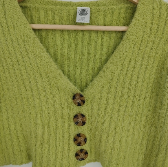 Urban Outfitters | cropped sweater - Picture 2 of 4